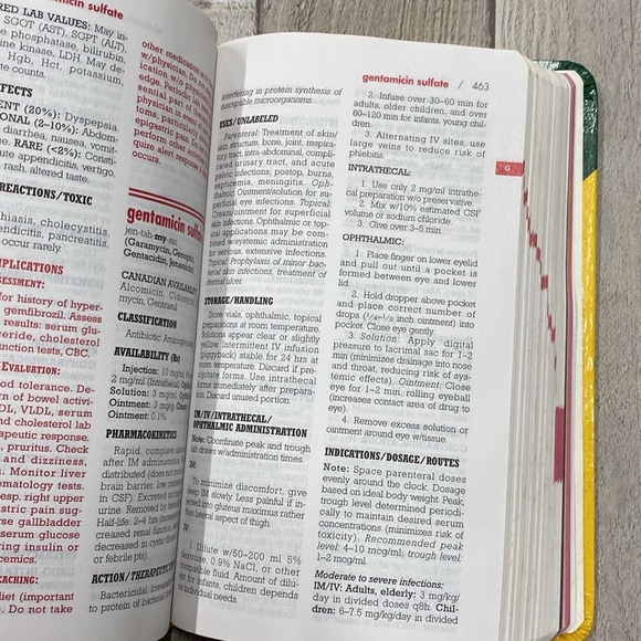 SAUNDERS Nursing Drug handbook 2000 - Picture 12 of 15